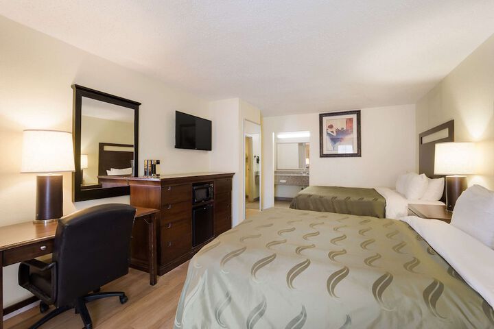 Quality Inn & Suites Conference Center Statesboro Historic District