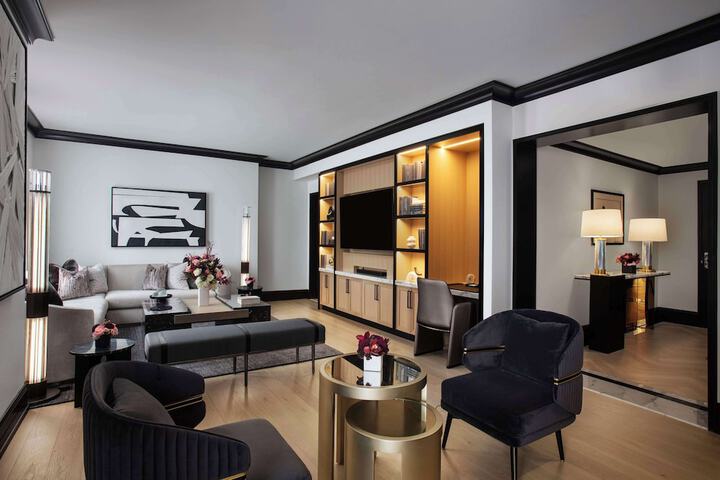 Room 92 of 213