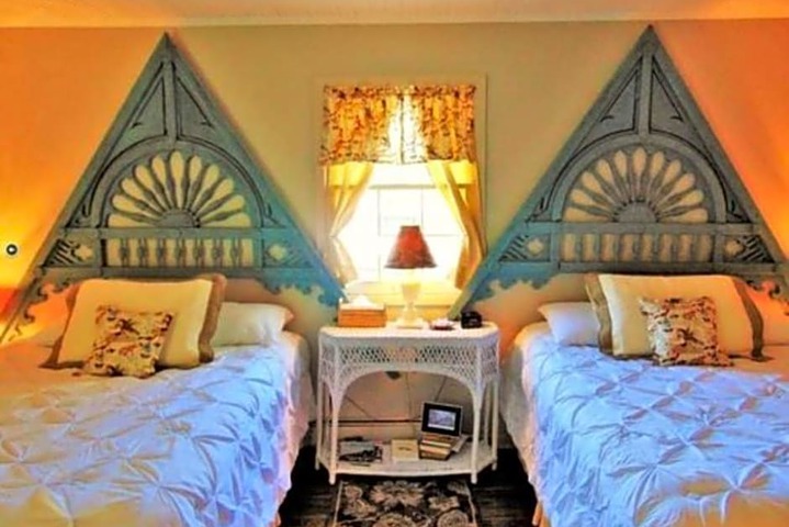 Maple Leaf Cottage Inn