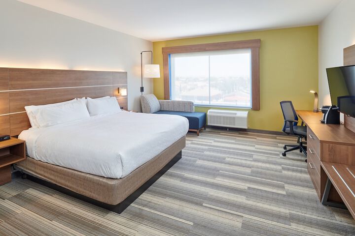 Room 10 of 25