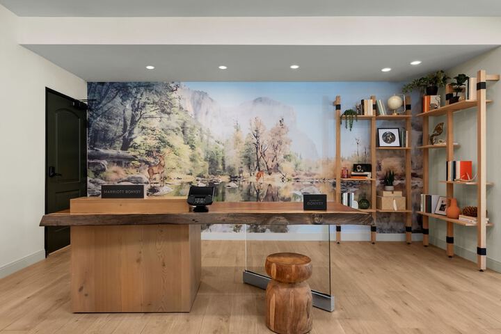 The Inelle Oakhurst Yosemite, a Tribute Portfolio Hotel