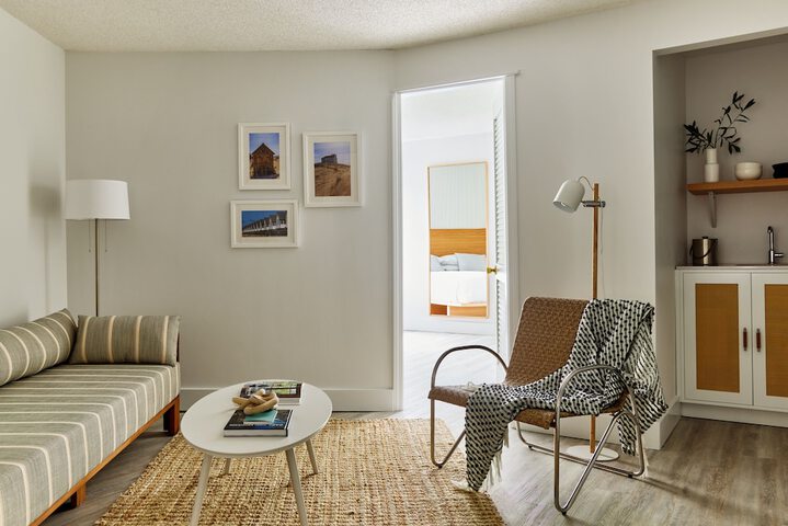 Room 10 of 19
