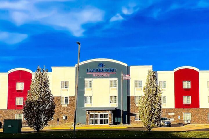 Hotel 4 of 52