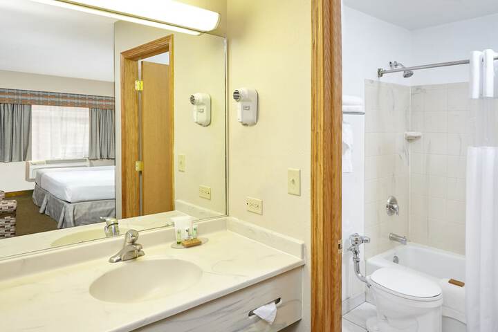 Room 8 of 23