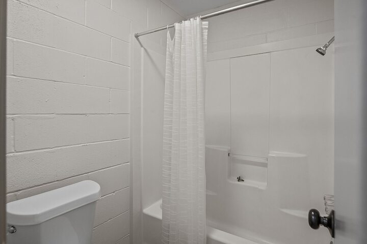 Room 15 of 37