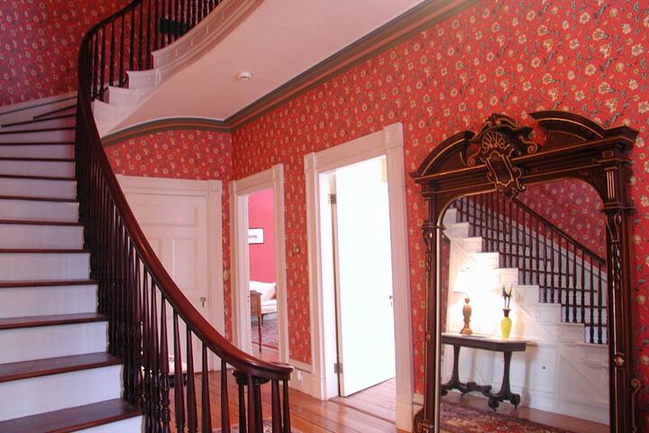 Delano Homestead Bed & Breakfast