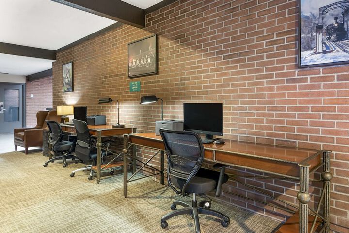 Business Center 41 of 42