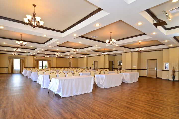 Best Western Plus Emory at Lake Fork Inn & Suites