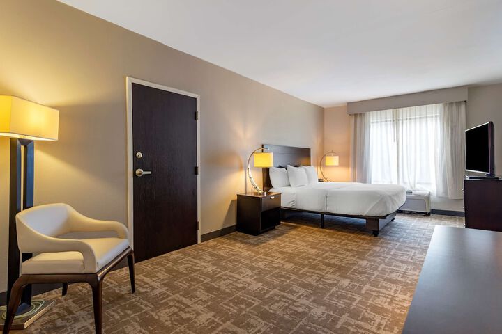 Room 9 of 33
