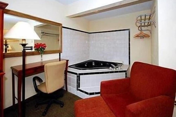 Room 31 of 34