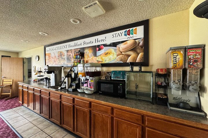 Breakfast/Coffee Service 54 of 65