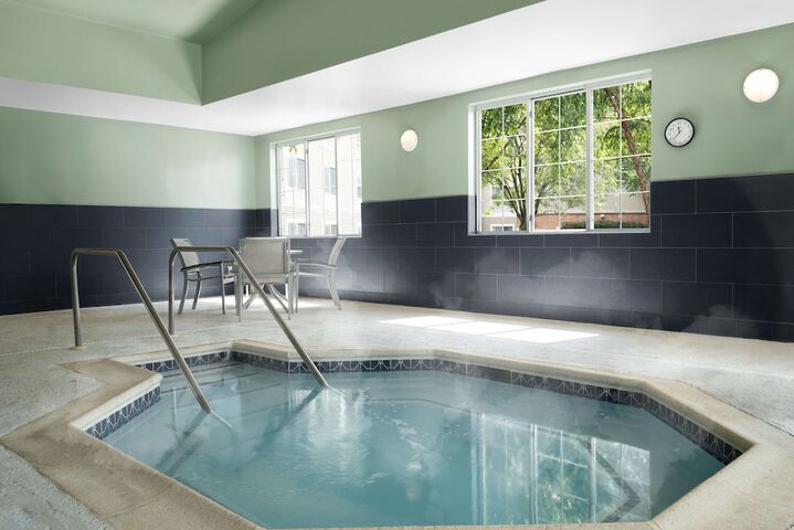 Pool 4 of 34