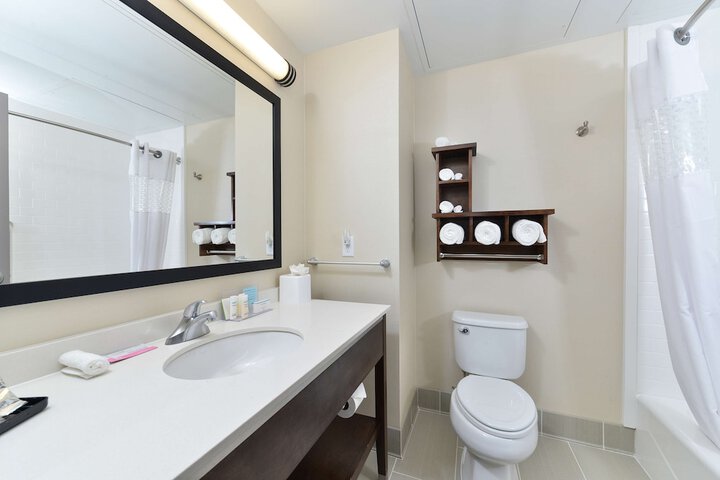 Hampton Inn & Suites Des Moines Downtown