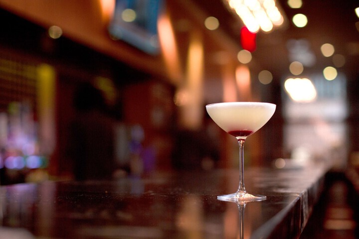 Lounge 51 of 62