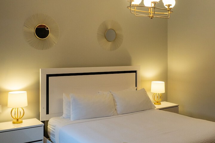 Room 32 of 53