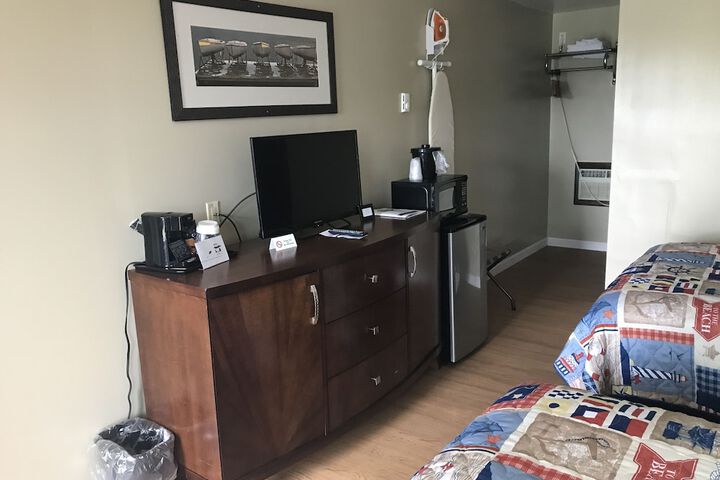 Room 32 of 105
