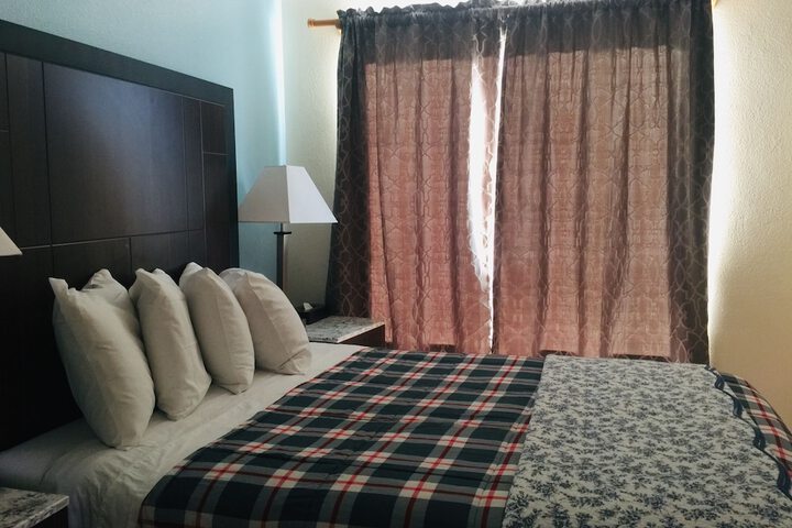 Dolphin Cove Motel