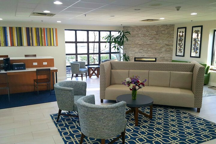 Holiday Inn Express & Suites Milford by IHG