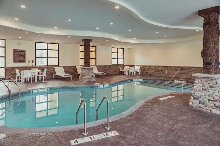 Pool 13 of 215