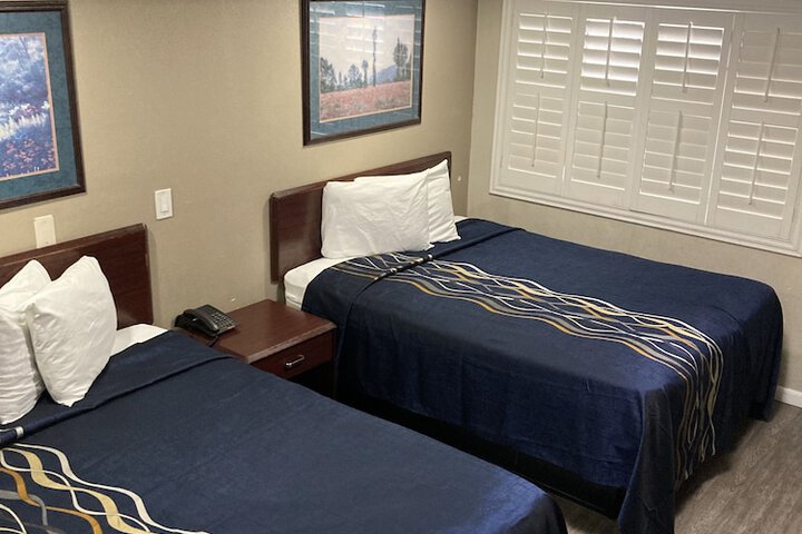 Room 9 of 29