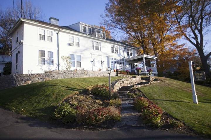 Hotel 3 of 70