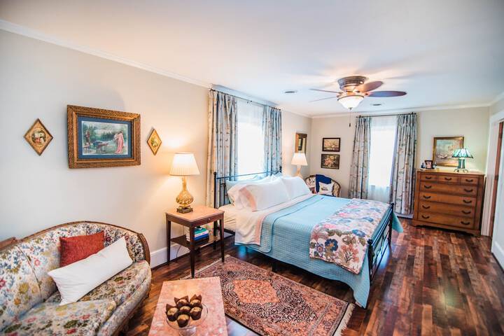 Room 52 of 60