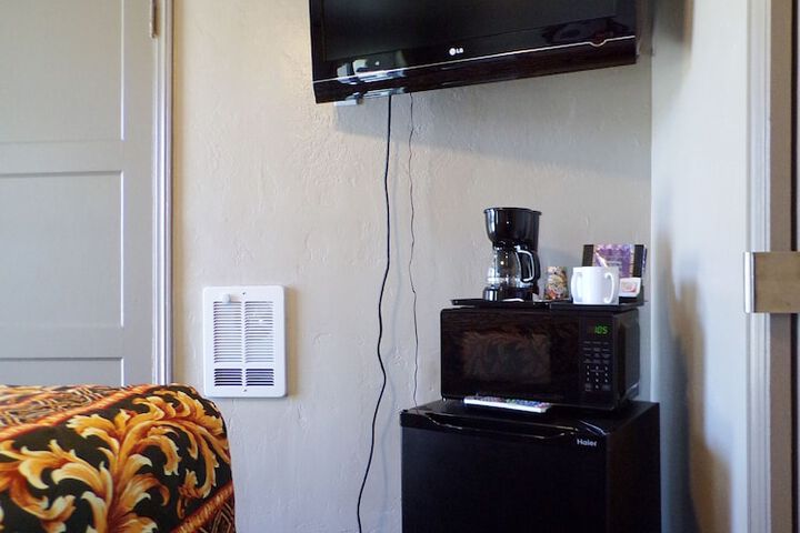 Room 25 of 90