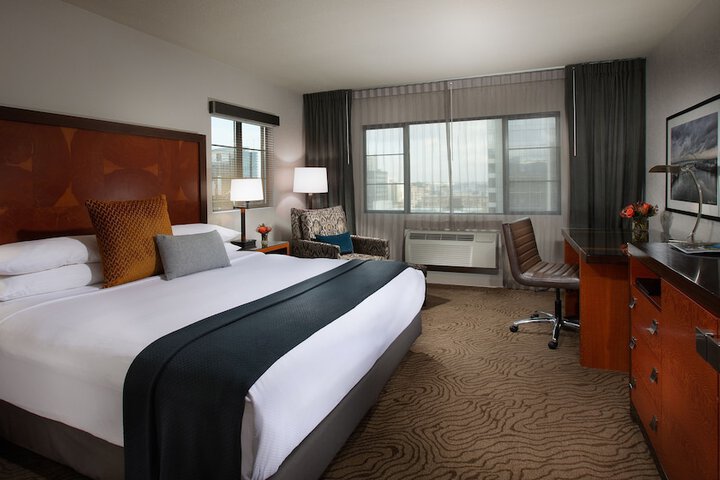 Room 28 of 62