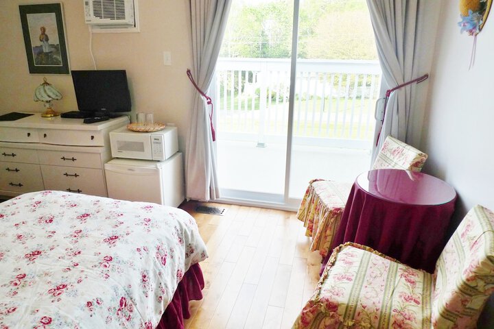 Room 8 of 15