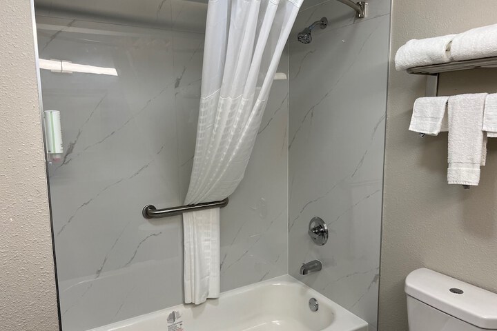 Room 5 of 6