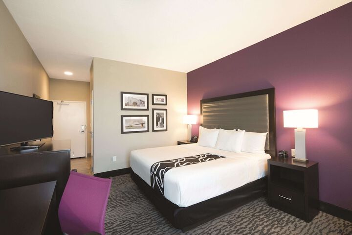 Room 19 of 33