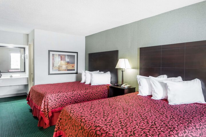 Room 4 of 14