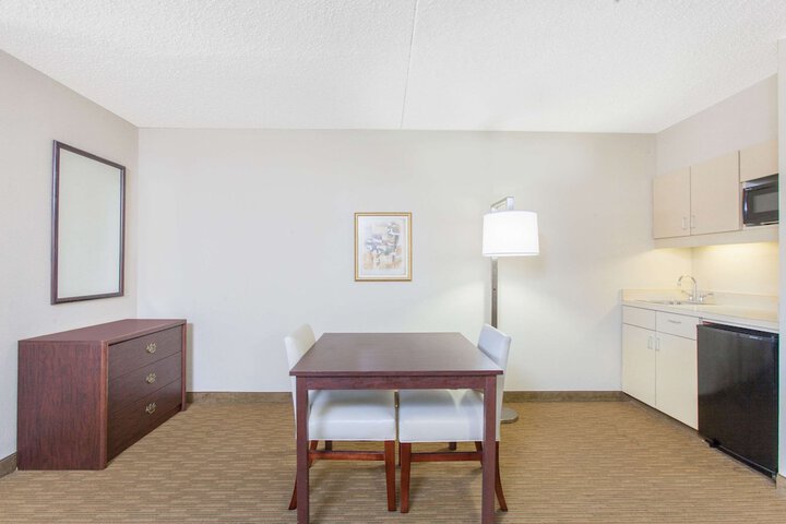 Room 12 of 23