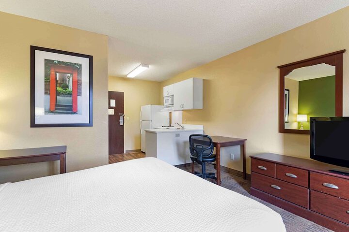 Room 17 of 30