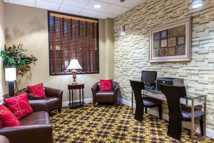 Business Center 17 of 17