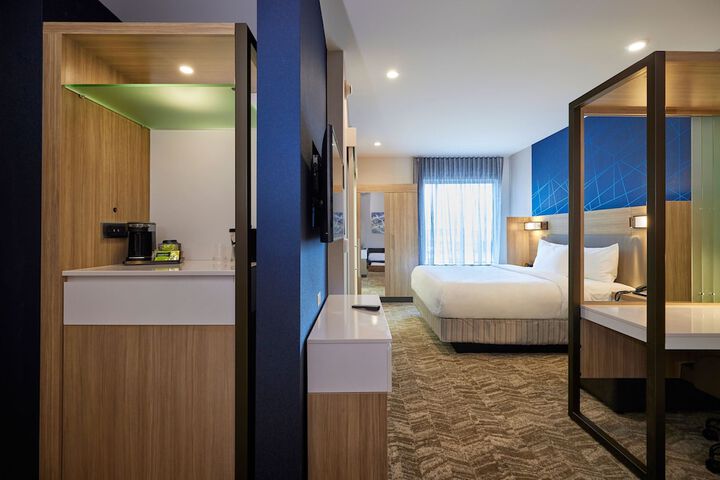 Room 13 of 31