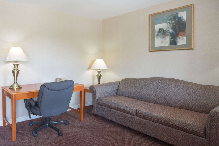 Room 15 of 21