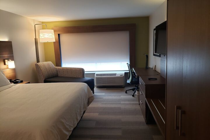 Room 16 of 37