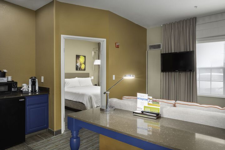 Room 13 of 22