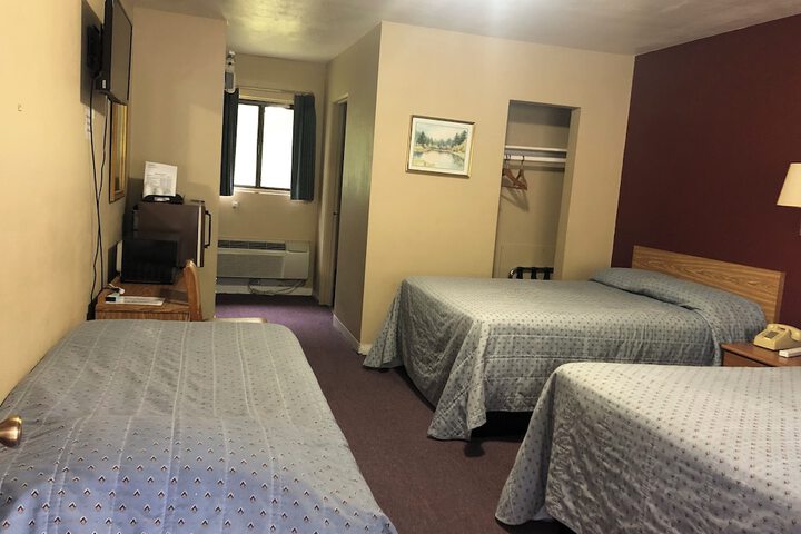 Room 18 of 34