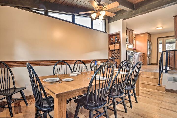 Indian Lake Retreat w / Wet Bar & Covered Deck
