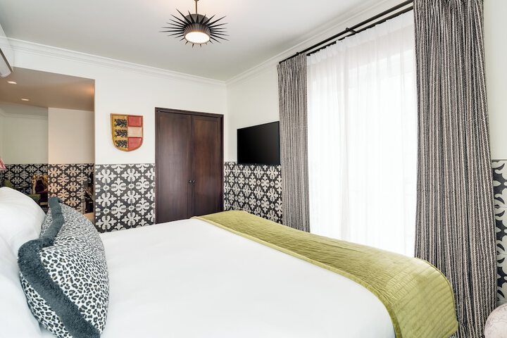 Room 34 of 116