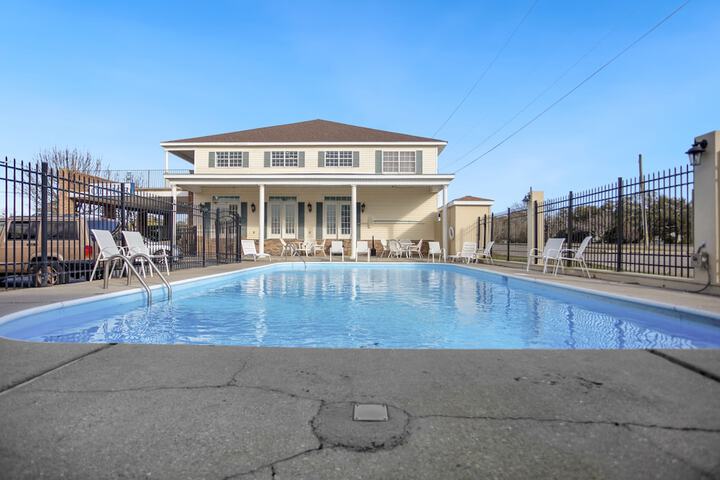 Pool 17 of 75