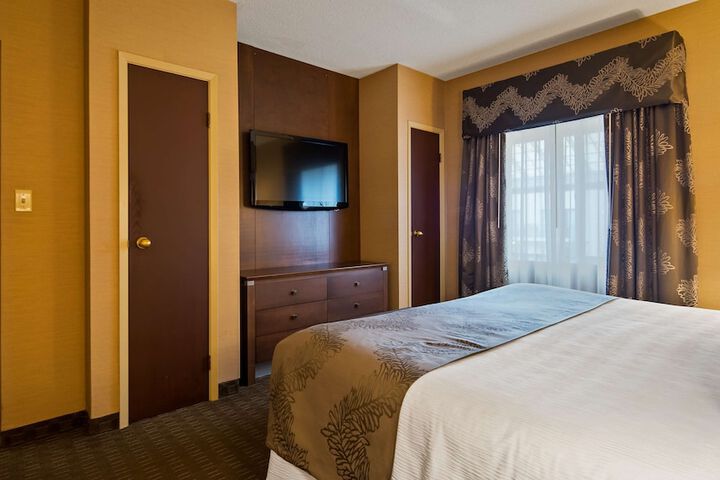 Best Western Plus Lamplighter Inn & Conference Centre