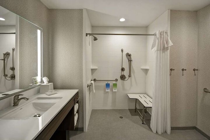 Room 25 of 44