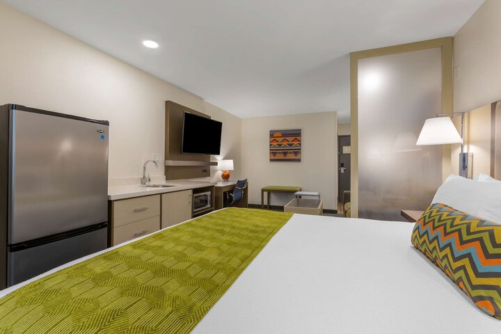 Room 12 of 43