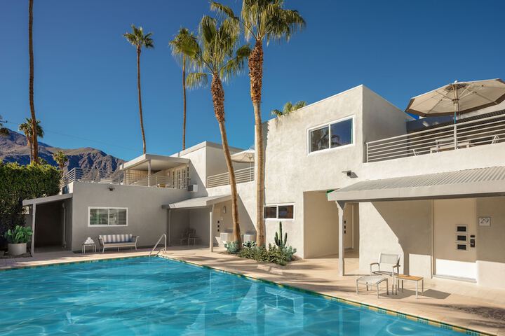 Pool 4 of 13