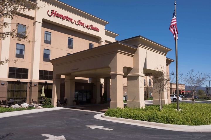 Hotel 5 of 81