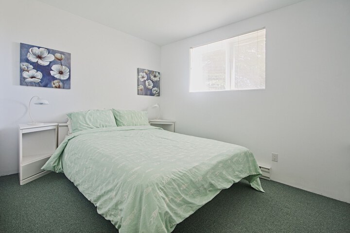 Room 103 of 211