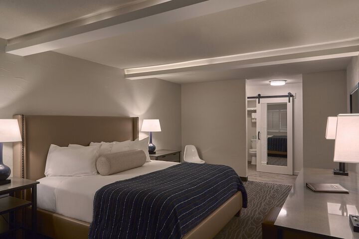 Fredericksburg Inn & Suites